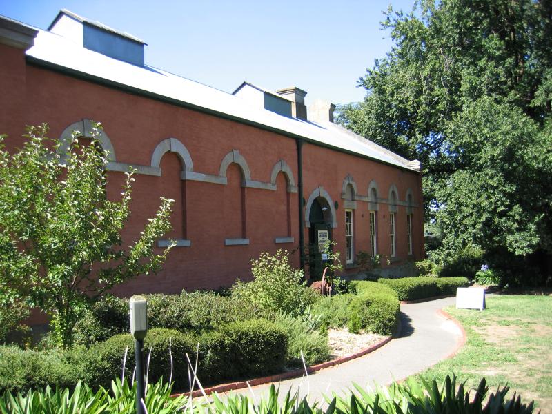 Maldon - Shops and commercial centre, High Street and Main Street: Maldon Museum, High St