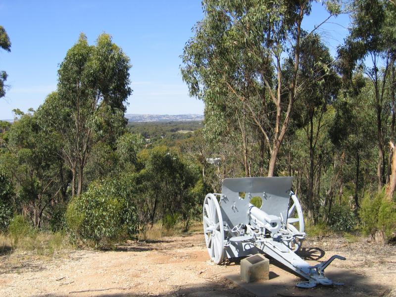 Maldon - Anzac Hill, Gray Street: Turkish cannon
