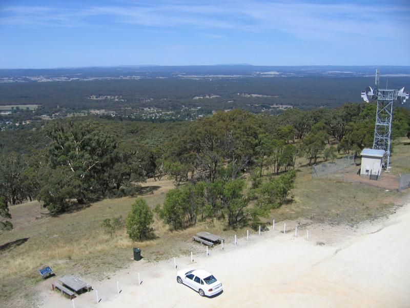 Maldon - Mount Tarrengower and lookout tower: View from tower down to car park
