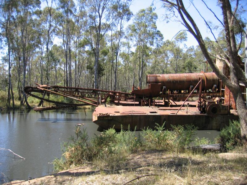 Maldon - Historic dredge and dragline, Bendigo-Maldon Road: Dredging on the Porcupine Creek