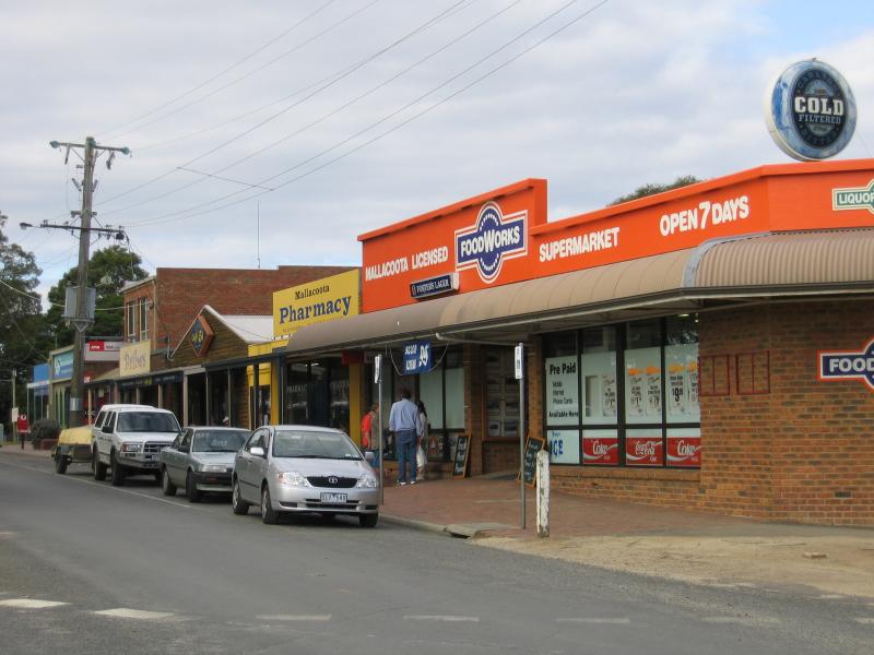 Mallacoota - Shops and commercial centre, Maurice Avenue: Supermarket, view north-east along Maurice Av at roundabout