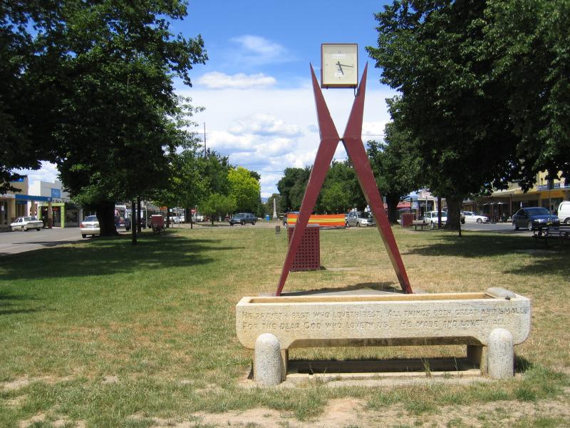 Mansfield - Commercial centre and shops: View east along gardens in centre of High St at Highett St