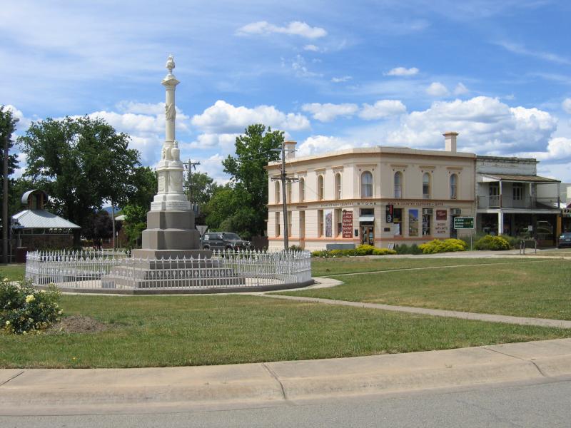 Mansfield - Commercial centre and shops: Roundabout, corner High St and Highett St