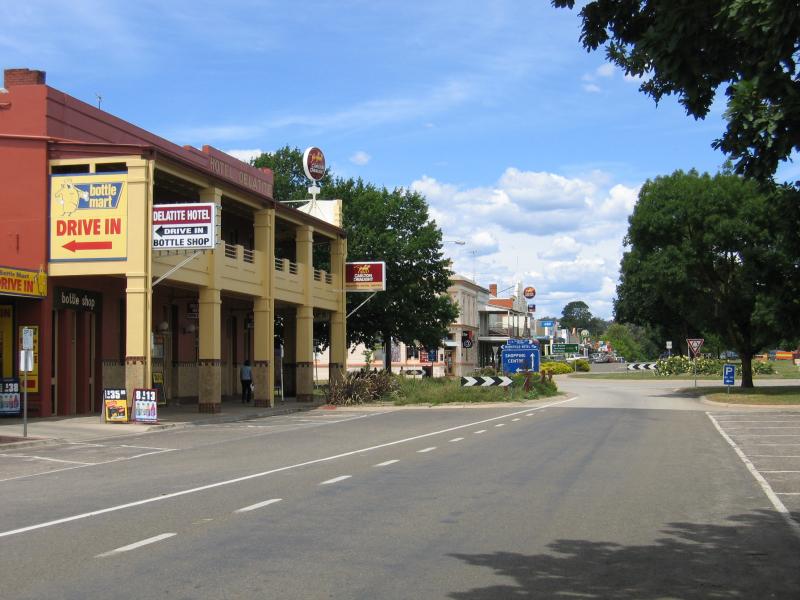 Mansfield - Commercial centre and shops: View east along High St towards Highett St
