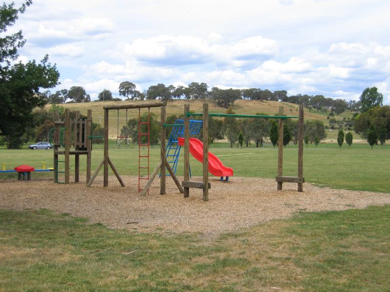 Mansfield - Botanic Park, High Street: Playground