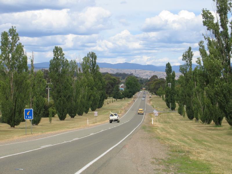 Mansfield - Around Mansfield and outskirts: View east along Maroondah Highway at Kidston Pde