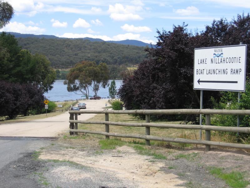 Mansfield - Lake Nillahcootie, Midland Highway, 25 km north of Mansfield - Boat launching ramp entrance at Midland Highway