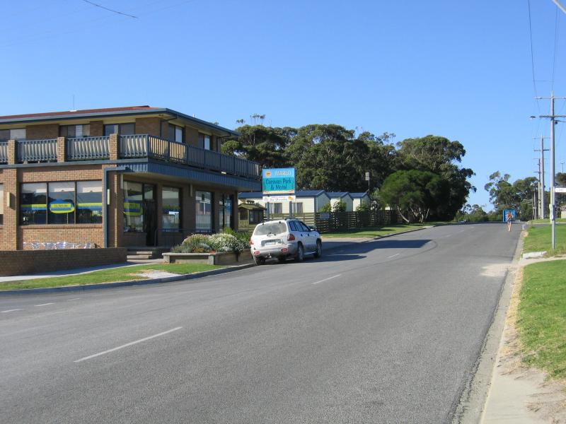 Marlo - Shops and commercial centre: Marlo Caravan Park & Motel, Argyle Pde and Old Marlo Rd