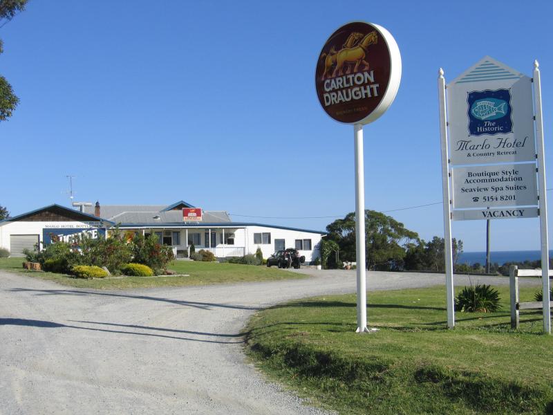 Marlo - Shops and commercial centre: View of Marlo Hotel from Argyle Pde