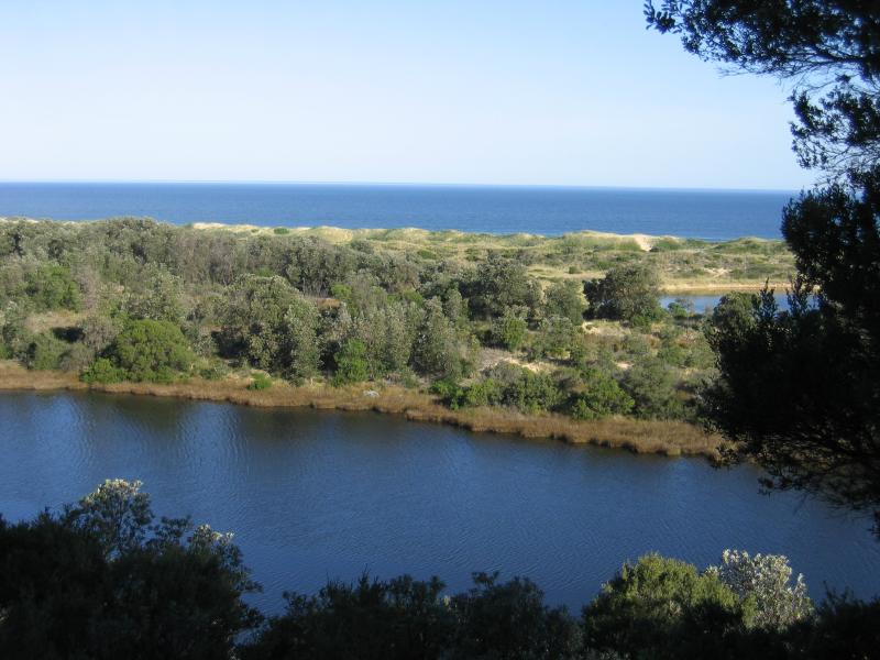 Marlo - Views from Marlo-Cape Conran Road: Frenches Narrows, 5 km east of Marlo