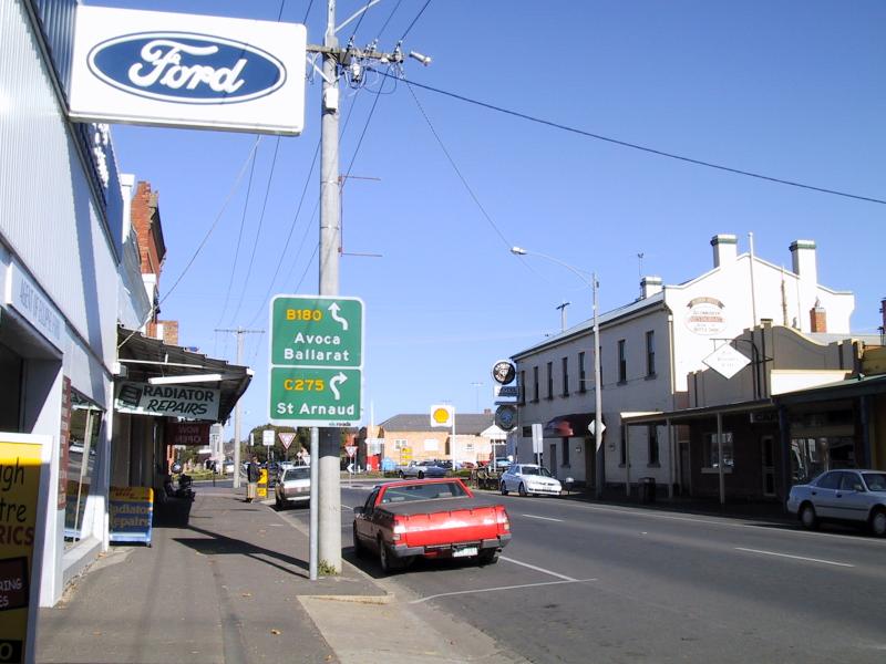 Maryborough - Commercial centre and shops: View south-west along High St towards Inkerman St and Albion Hotel