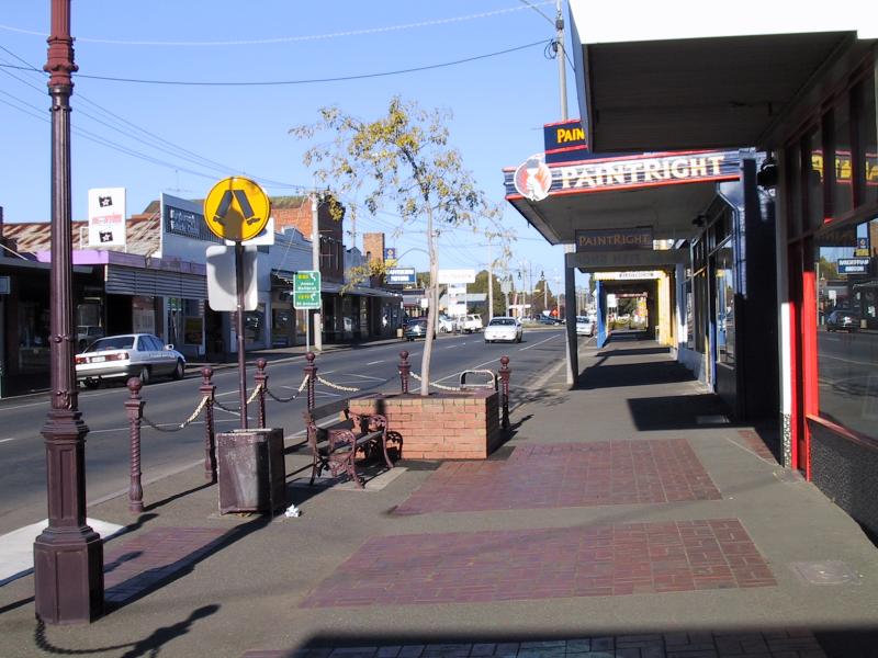 Maryborough - Commercial centre and shops: View south-west along High St between Inkerman and Nolan St