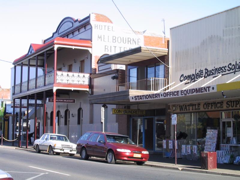 Maryborough - Commercial centre and shops: View south-west along High St between Nolan St and Tuaggra St