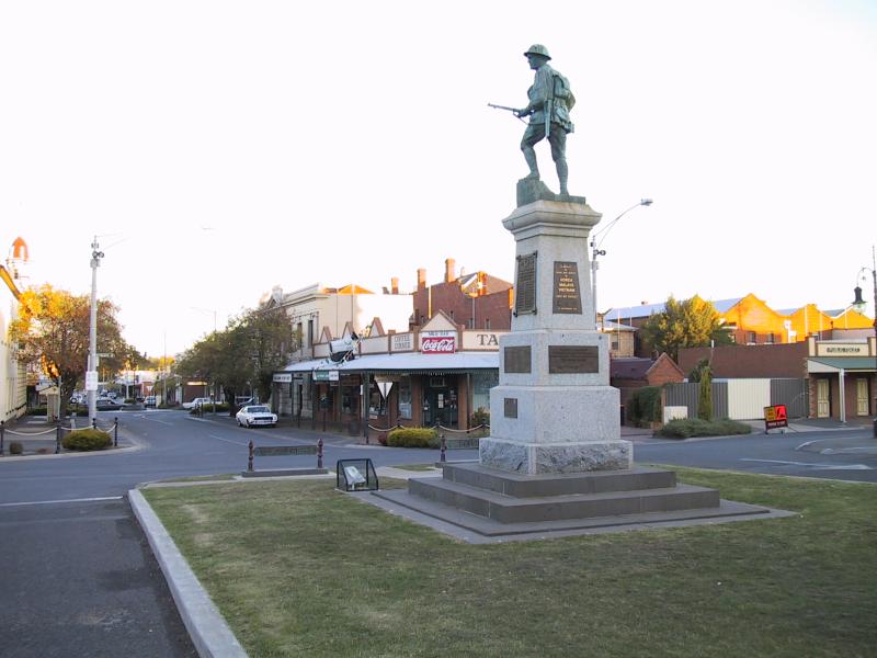 Maryborough - Commercial centre and shops: View south east to Clarendon St at Nolan St from Post Office