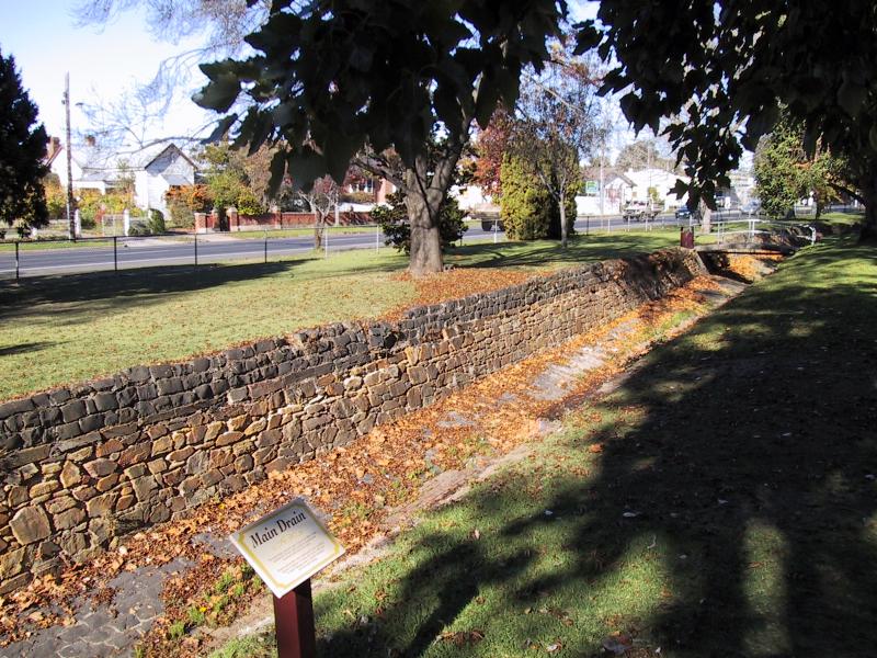 Maryborough - Phillips Gardens: Main drain along Napier St