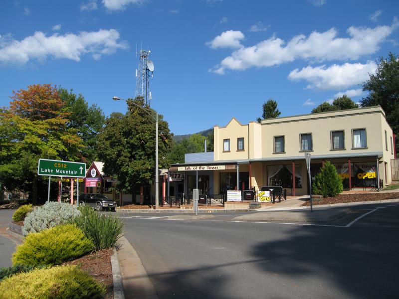 Marysville - (before the fires) Shops and commercial centre, Murchison Street: View east along Murchison St at Lyell St
