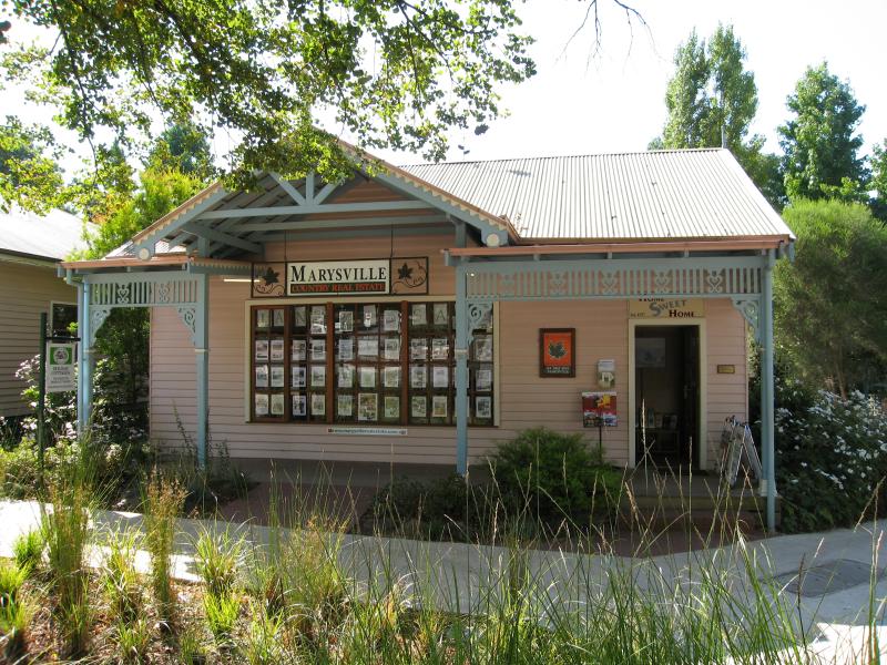 Marysville - (before the fires) Shops and commercial centre, Murchison Street: Real estate office, Murchison St opposite Pack Rd