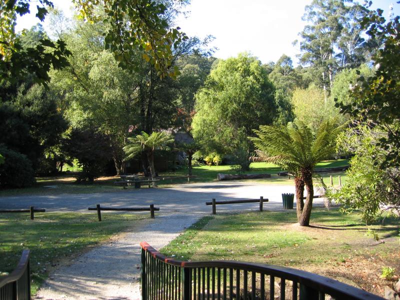 Marysville - (before the fires) Gallipoli Park, Murchison Street: View from footbridge over Steavenson River
