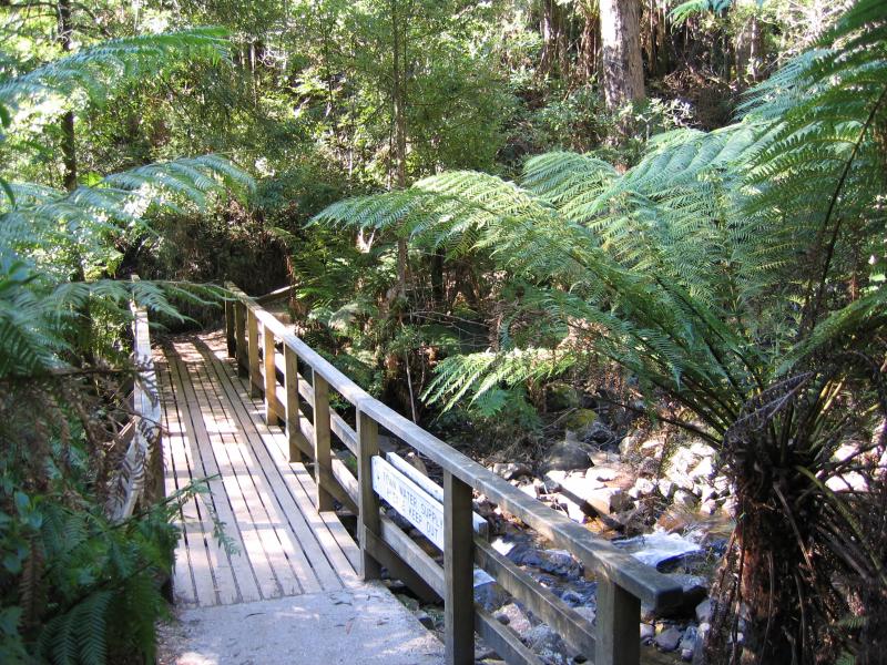 Marysville - (before the fires) Steavenson Falls, Falls Road: Bridge across Steavenson River at the falls
