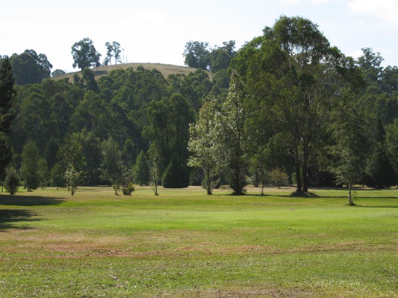 Marysville - Marysville Road between Marysville and Buxton: View through golf course