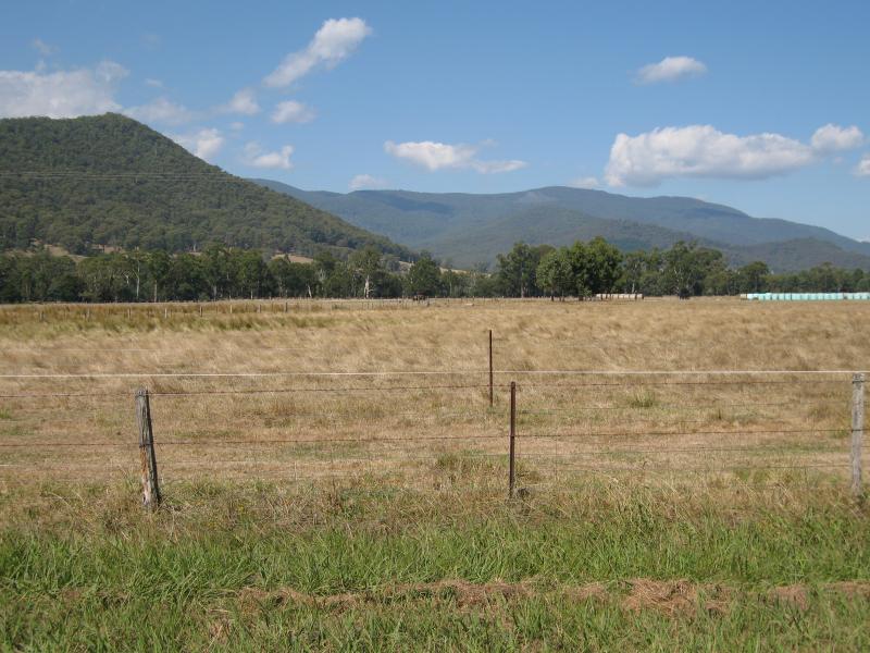 Marysville - Town of Buxton: View east, south of Buxton