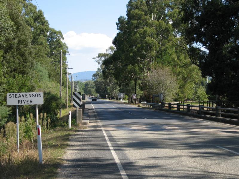Marysville - Town of Buxton: View south-west along Maroondah Hwy at Steavenson River