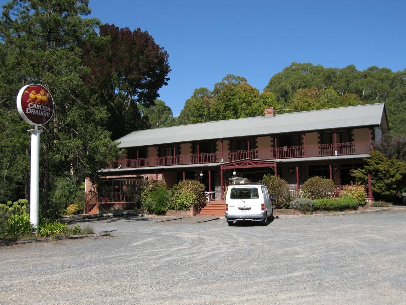 Marysville - Maroondah Highway south of Narbethong: Black Spur Inn