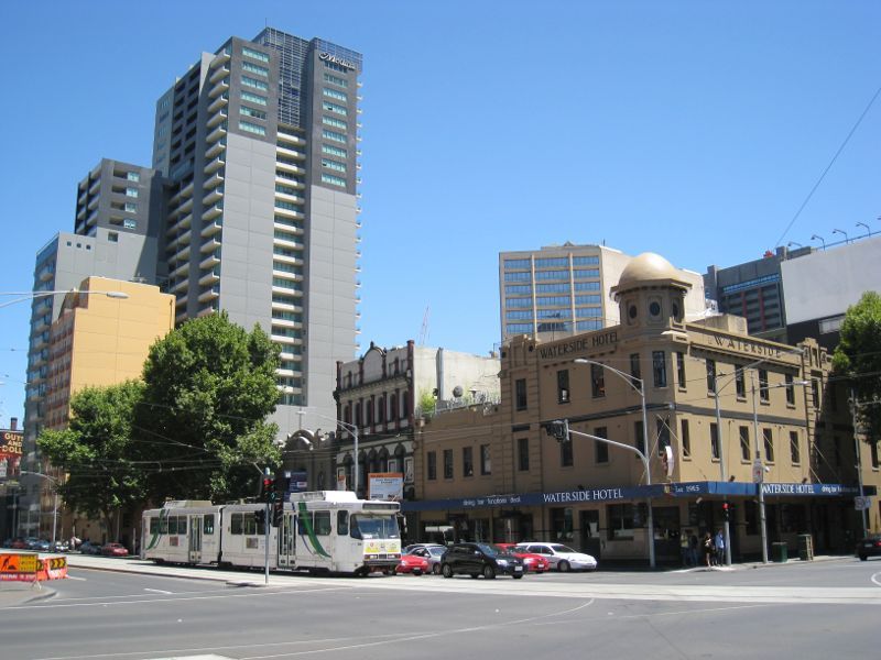 Melbourne CBD - Flinders Street: Waterside Hotel, corner Flinders St and King St