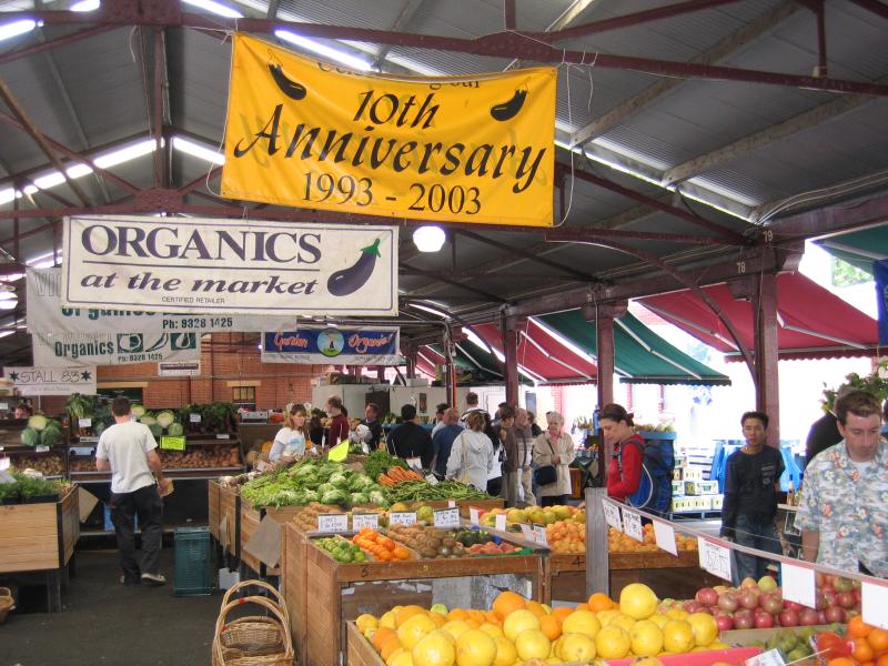 Melbourne CBD - Queen Victoria Market: Organic fruit and vegetables