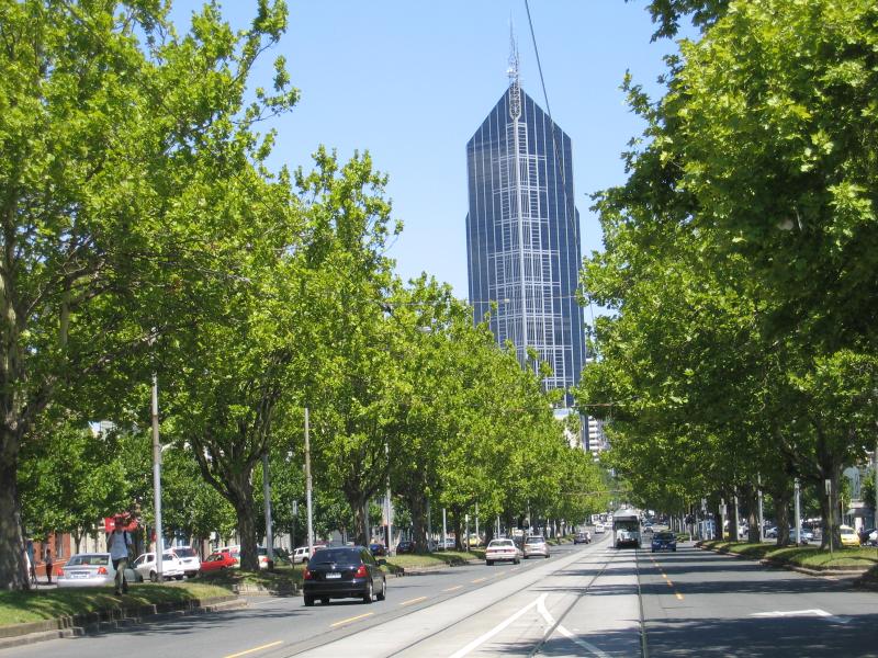 Melbourne CBD - Elizabeth Street and Flemington Road junction: View south-east along Elizabeth St between Pelham St and Queensberry St