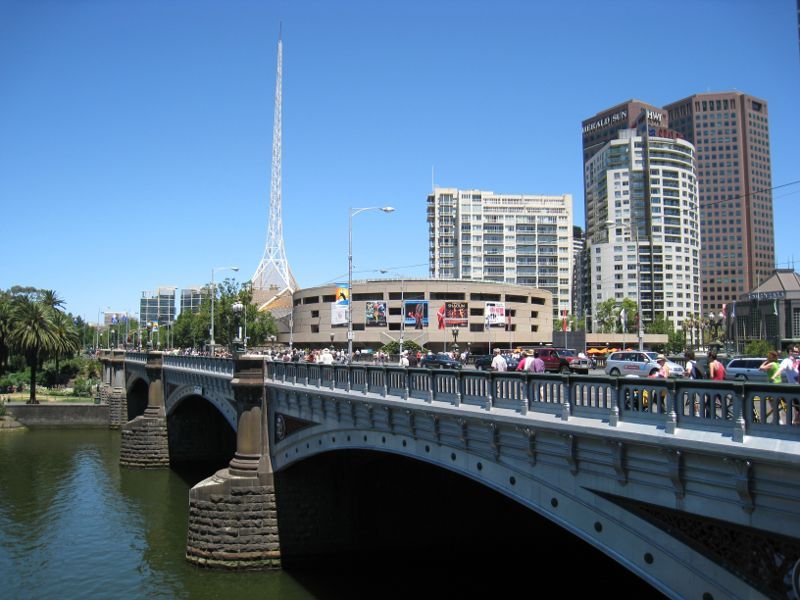 Melbourne CBD - Swanston Street: View south along Swanston St across Princes Bridge towards Arts Centre