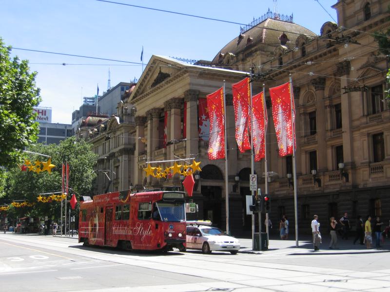 Melbourne CBD - Swanston Street: Melbourne Town Hall, view north along Swanston St at Collins St