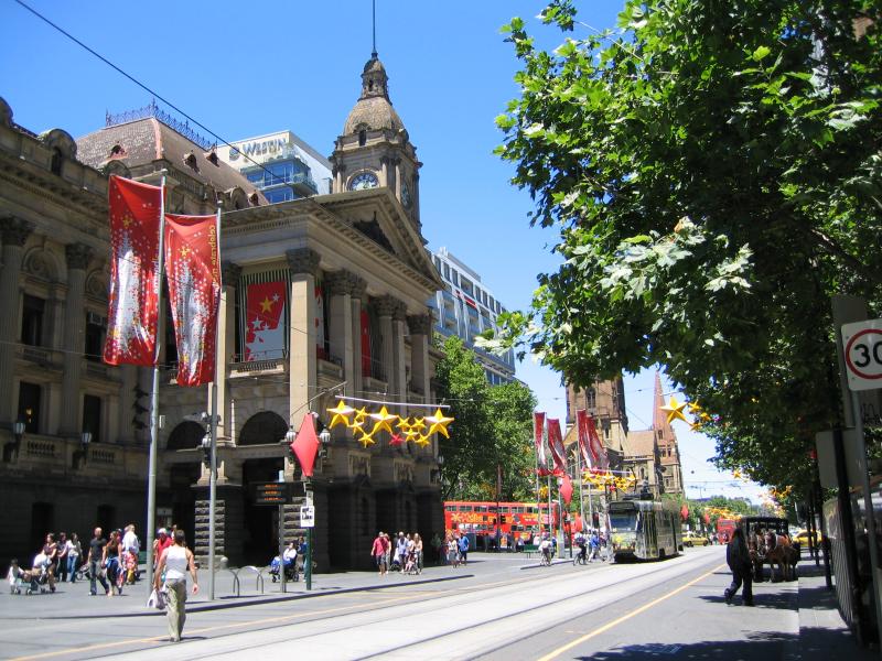 Melbourne CBD - Swanston Street: Melbourne Town Hall, view south along Swanston St towards Collins St