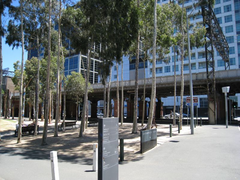 Melbourne CBD - Yarra River at Enterprize Park: Enterprize Park