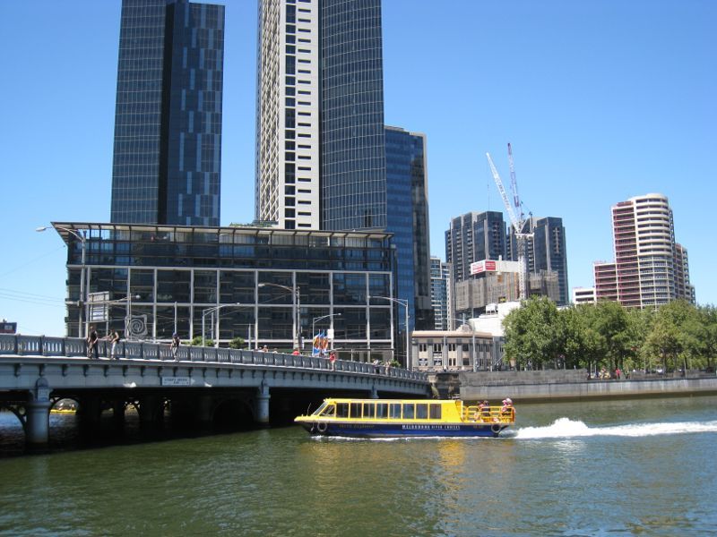 Melbourne CBD - Yarra River at Enterprize Park: View from Enterprize Wharf towards Queens Bridge