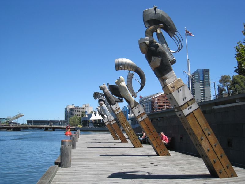 Melbourne CBD - Yarra River at Enterprize Park: Westerly view along Enterprize Wharf