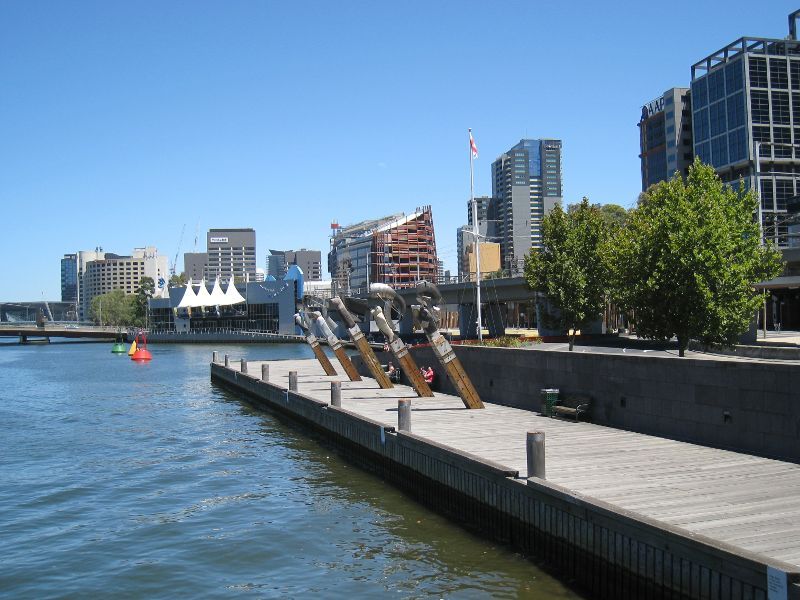 Melbourne CBD - Yarra River at Enterprize Park: View west along Yarra River at Enterprize Wharf