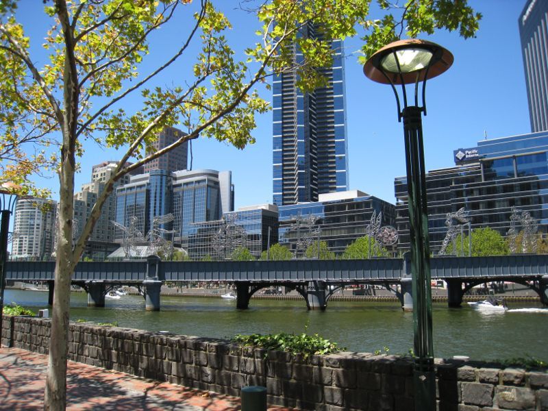 Melbourne CBD - Yarra River at Banana Alley Wharf: View from Banana Alley towards Yarra River and Sandridge Bridge