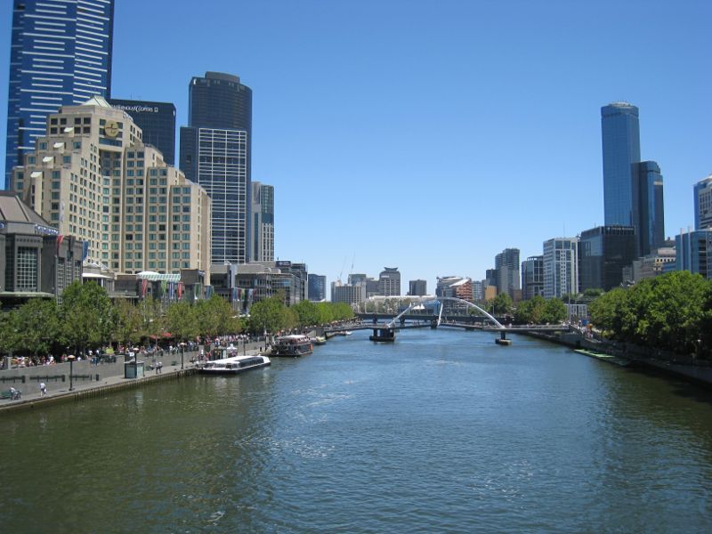 Melbourne CBD - Yarra River at Flinders Walk: View west along Yarra River towards Evan Walker Bridge