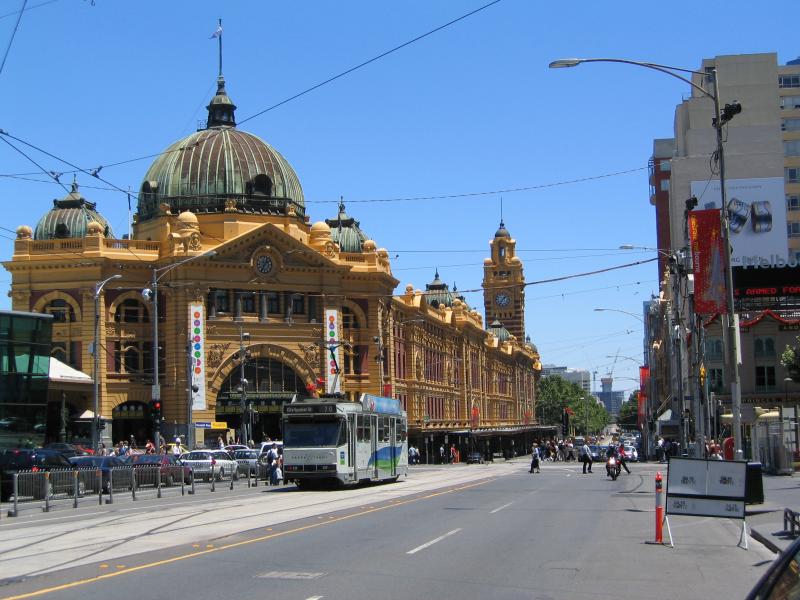 Melbourne CBD - Flinders Street Station, corner Flinders Street and Swanston Street: View west along Flinders St towards Swanston St