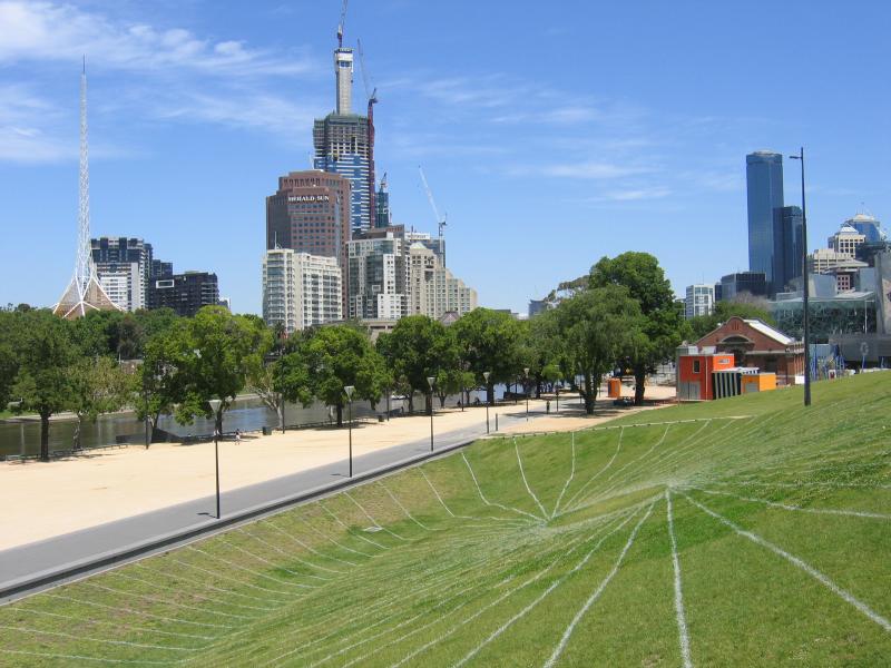 Melbourne CBD - Birrarung Marr and Yarra River: View west across Lower Terrace