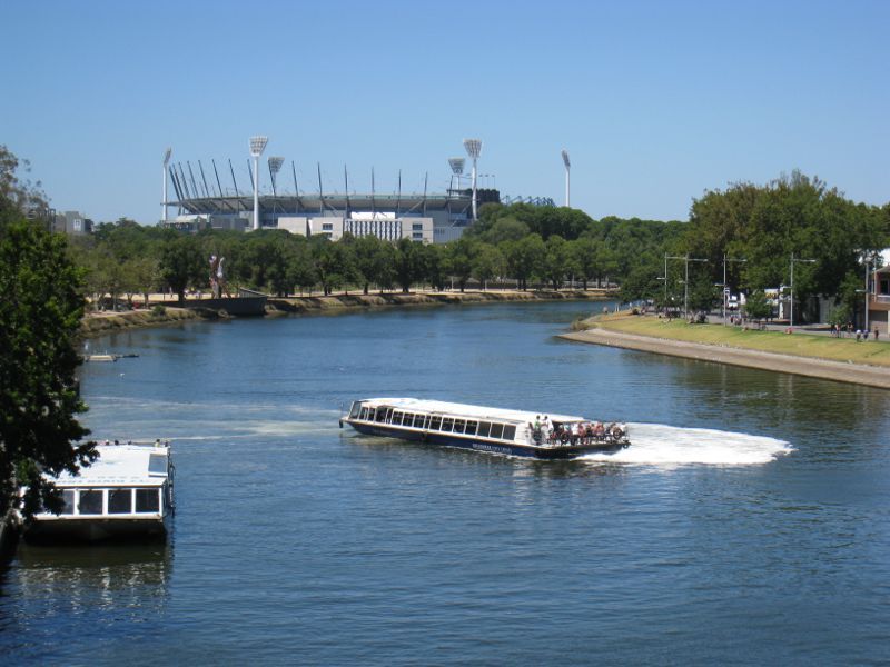 Melbourne CBD - Alexandra Gardens and Yarra River: View east along Yarra River towards MCG