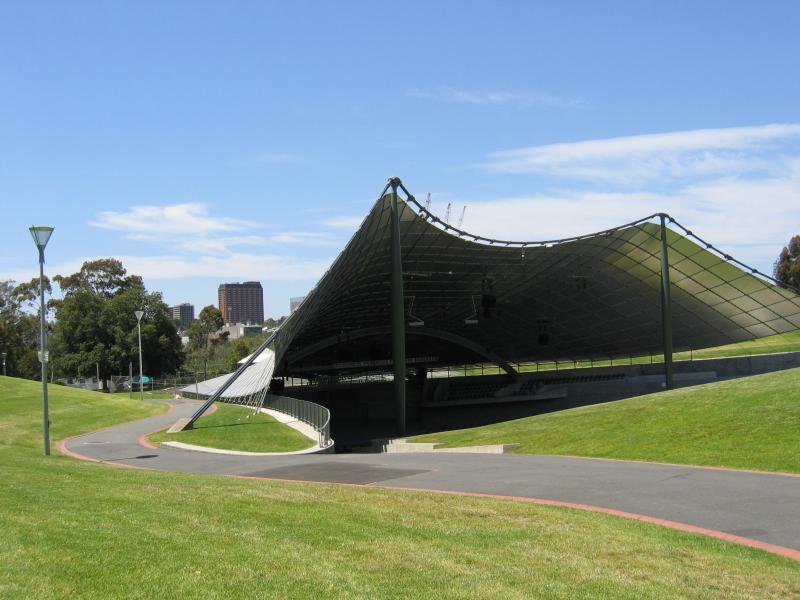 Melbourne CBD - Kings Domain: Sidney Myer Music Bowl