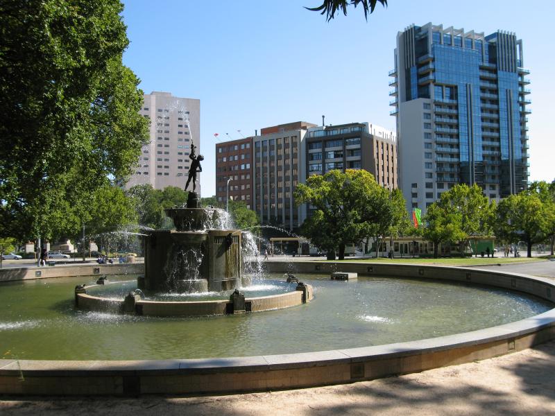 Melbourne CBD - Kings Domain: MacRoberton Fountain near corner of St Kilda Rd and Domain Rd