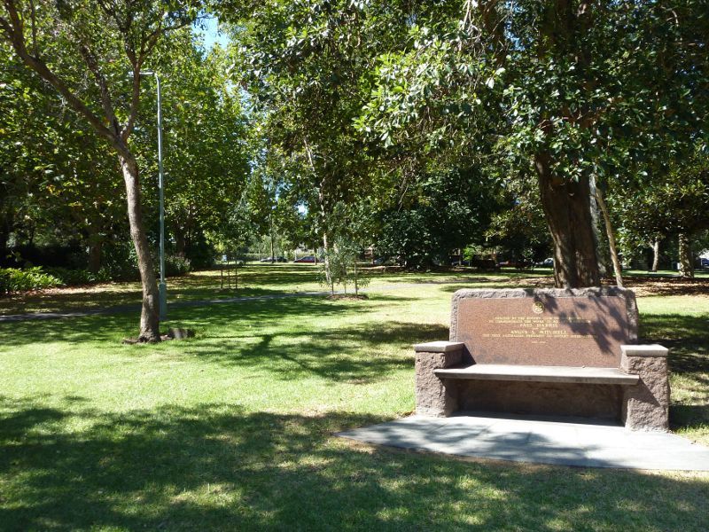 Melbourne CBD - Kings Domain: Marble seat in Rotary Park of Remembrance, Birdwood Av at Domain Rd