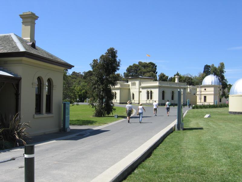 Melbourne CBD - Royal Botanic Gardens: View of Botanic Gardens Visitor Centre from Birdwood Av