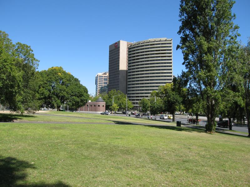 Melbourne CBD - St Kilda Road: View south-east along St Kilda Rd towards Domain Rd