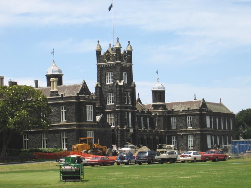 Melbourne CBD - St Kilda Road: Melbourne Grammar School