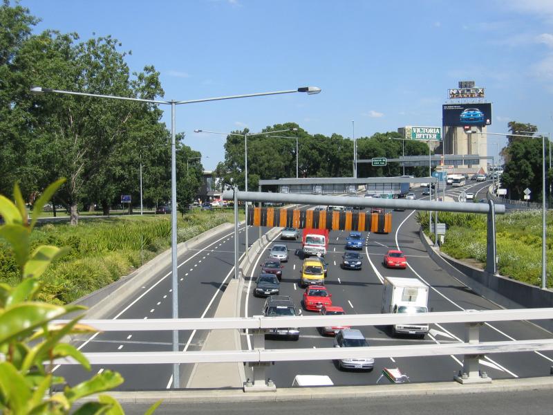 Melbourne CBD - Monash Freeway (CityLink) at Olympic Park: View east along Monash Fwy from Boulton Parade overpass