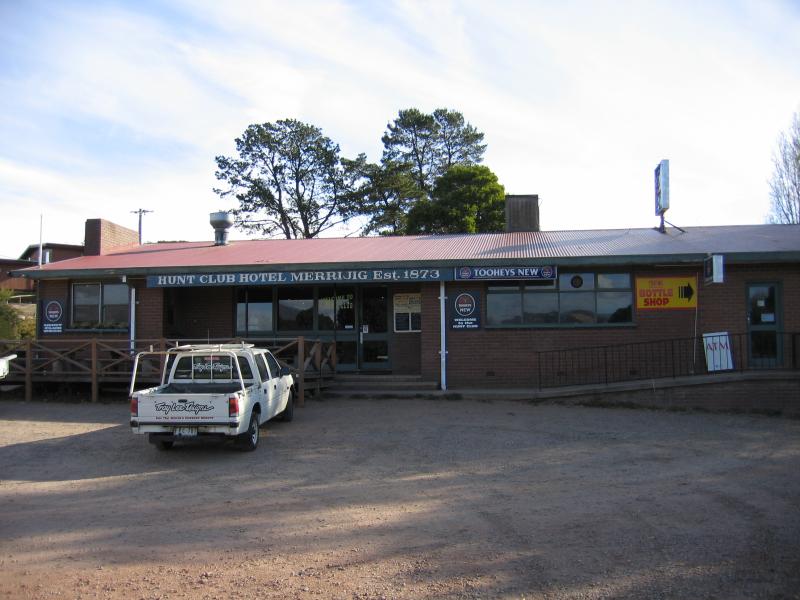 Merrijig - Town centre, Mount Buller Road: Hunt Club Hotel
